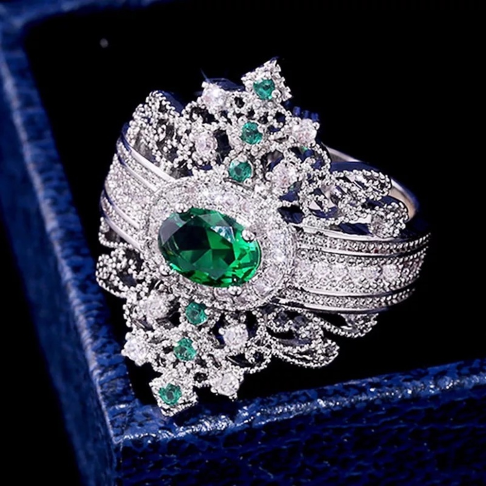 New Women’s 925 Silver Beautiful Diamond Emerald Ring - Picture 2 of 5